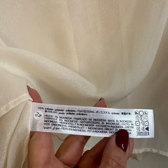 ZARA- Chic Cream Ruffle Blouse - Picture 5 of 7